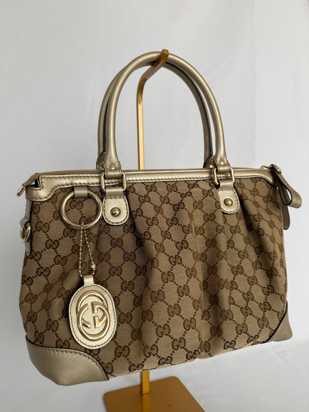 GUCCI MONOGRAM SUKEY