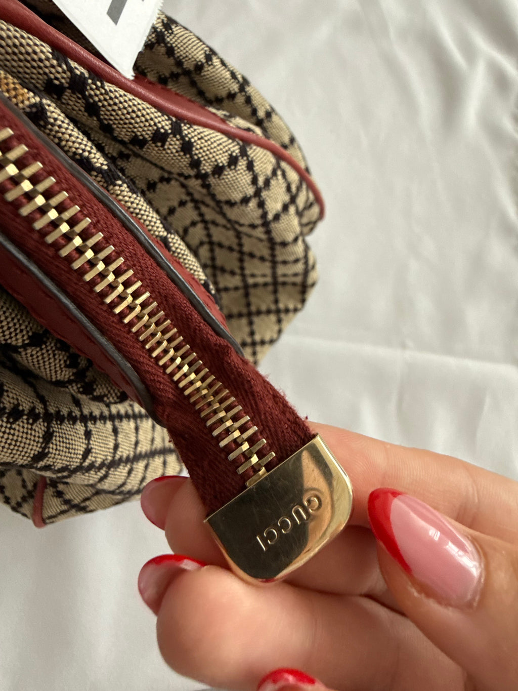 GUCCI SUKEY ROJO