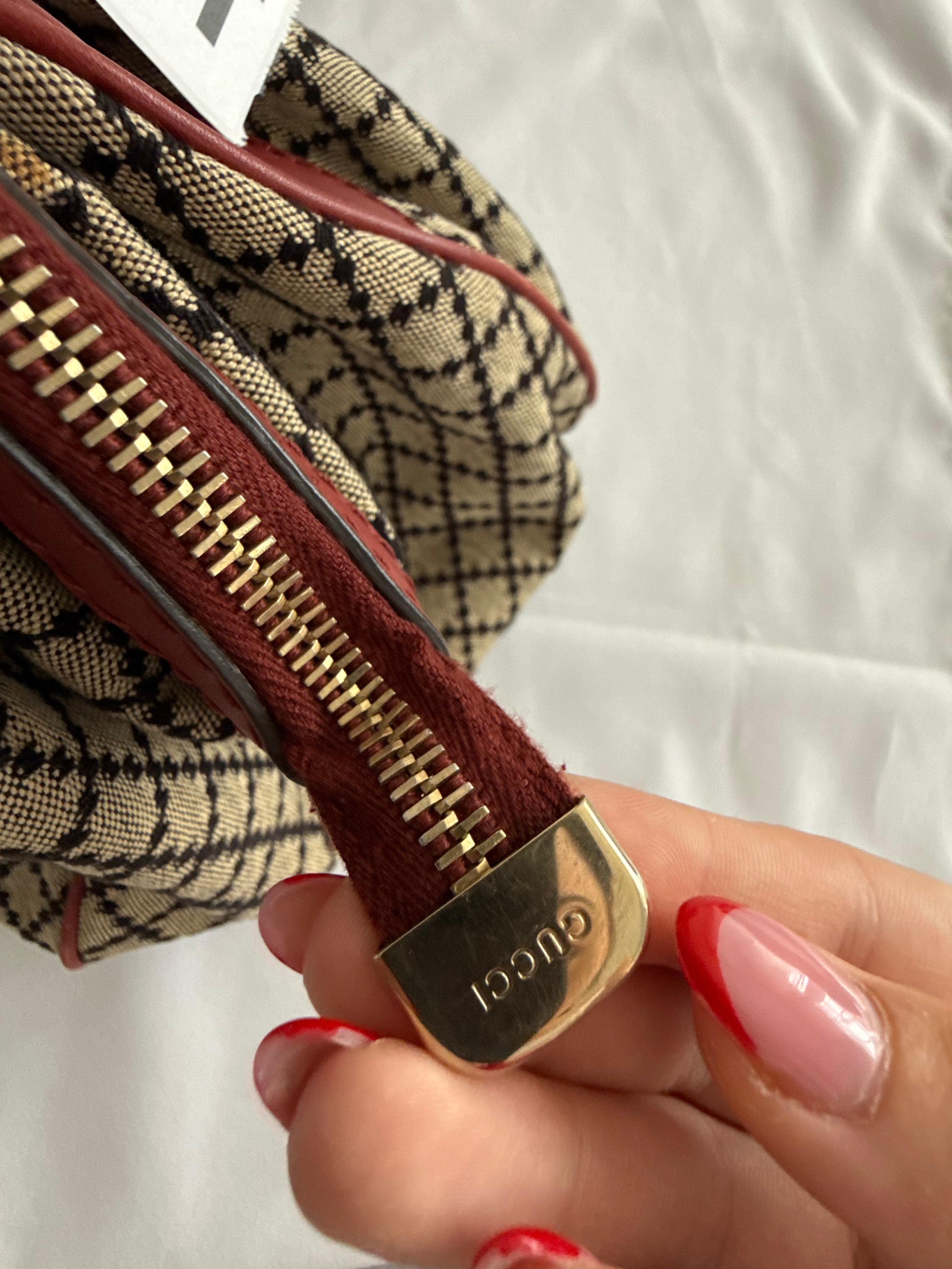 GUCCI SUKEY ROJO